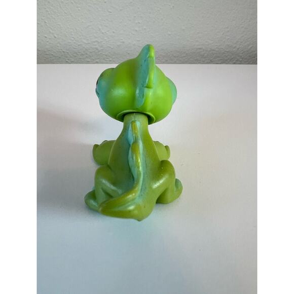 Littlest Pet Shop LPS  #29 Lizard Iguana Green Blue Brown Dot Eyes Pink Magnet - Picture 5 of 6